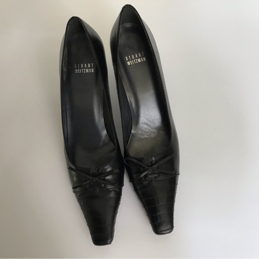 Stuart Weitzman genuine black leather kitten heels 8N excellent condition